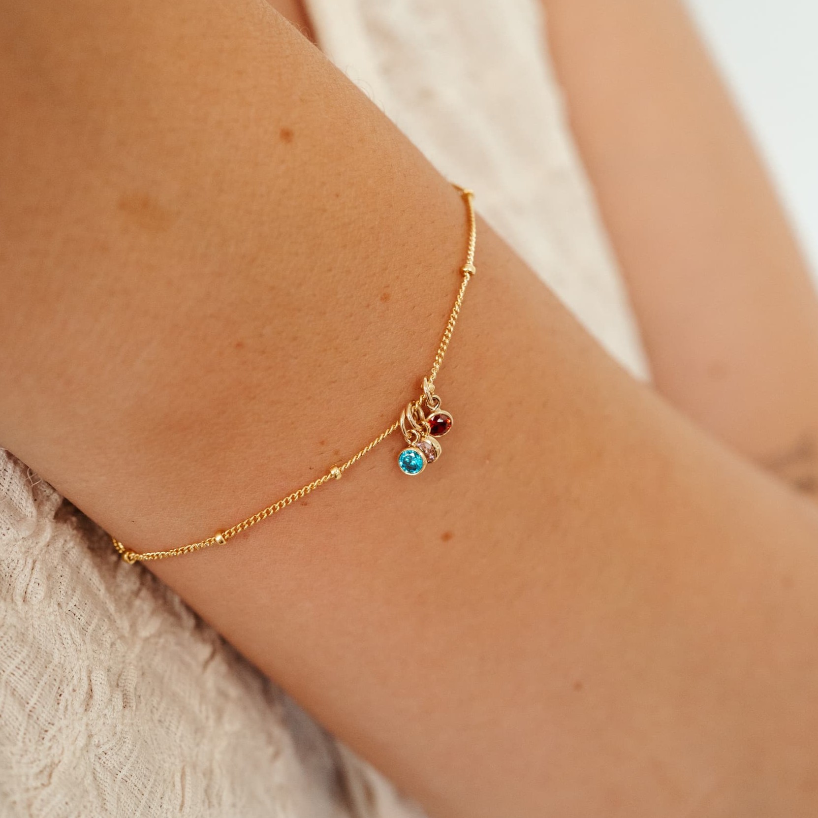 Armband geboortesteen hangend