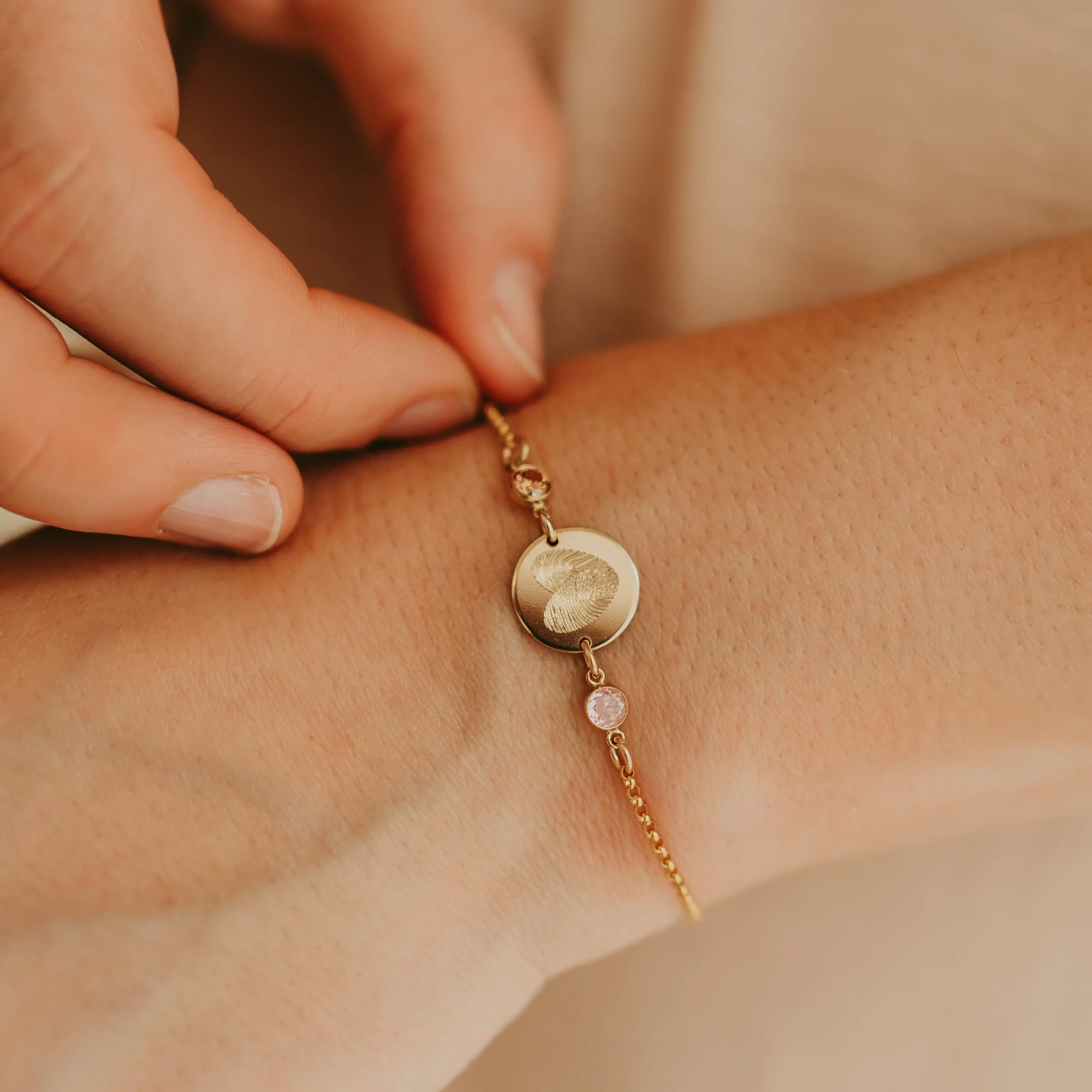 Armband rond dubbele geboortesteen