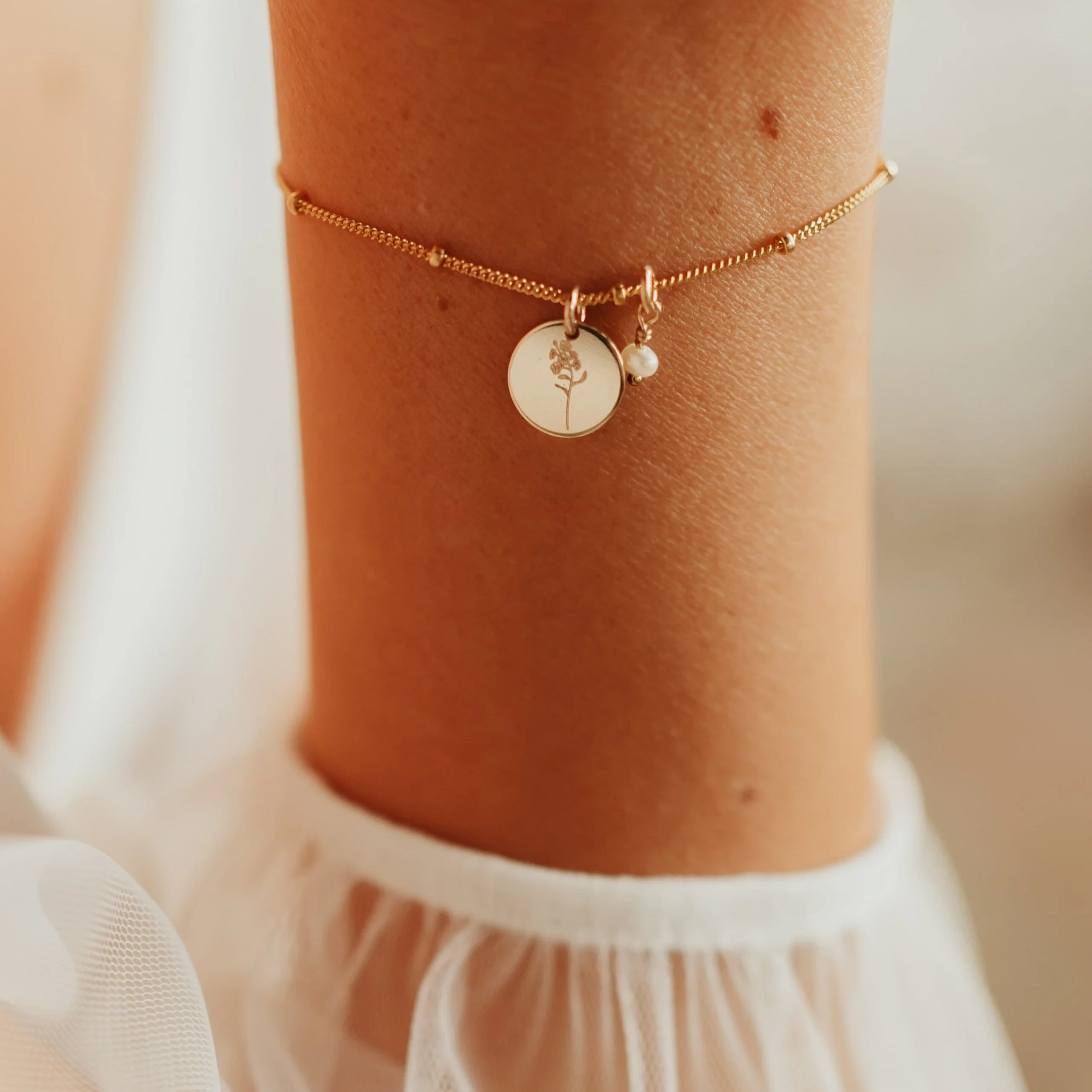 Armband hanger rond met parel