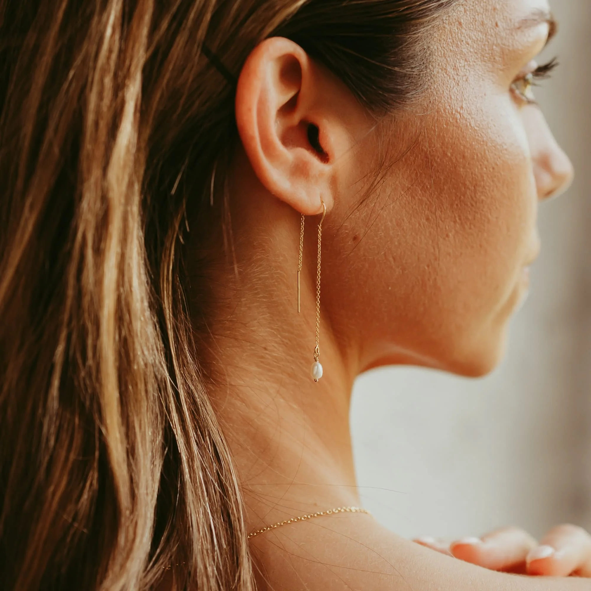 Doorsteek oorbel parel - Afbeelding 2