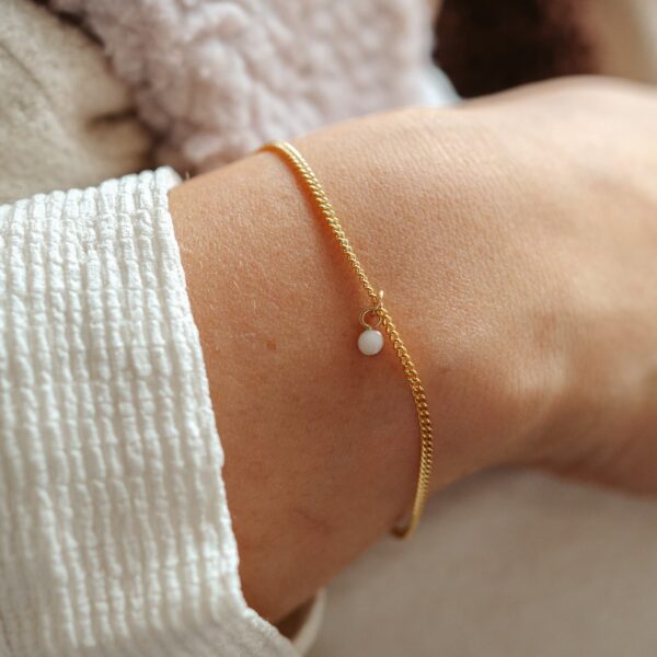 Moedermelk armband hangend
