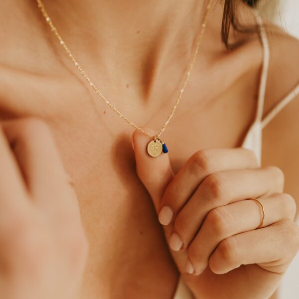 Ketting rond klein met edelsteen